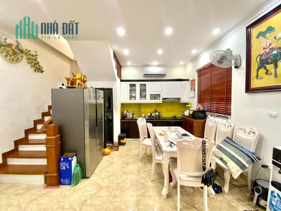 Bán nhà Văn Cao - Ba Đình – nhà đẹp -  thoáng trước sau - 36m2- 5T, MT 3.8m. - 4tỷ 600 triệu.