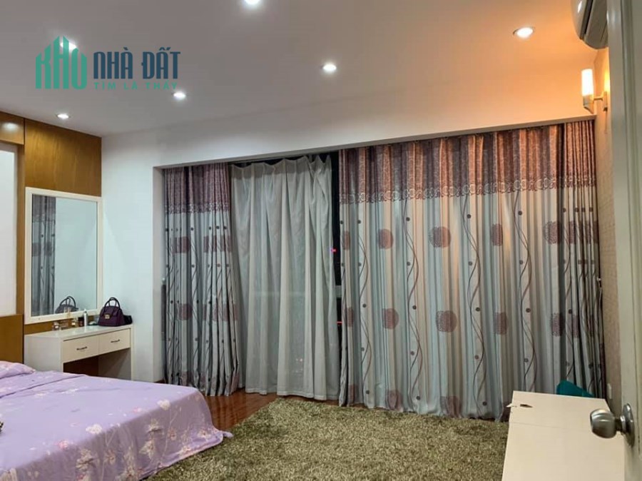 Bán gấp nhà Đầu ngõ Quốc Tử Giám giá 5.68 tỷ, 60mx3T, ngõ gần , ở luôn