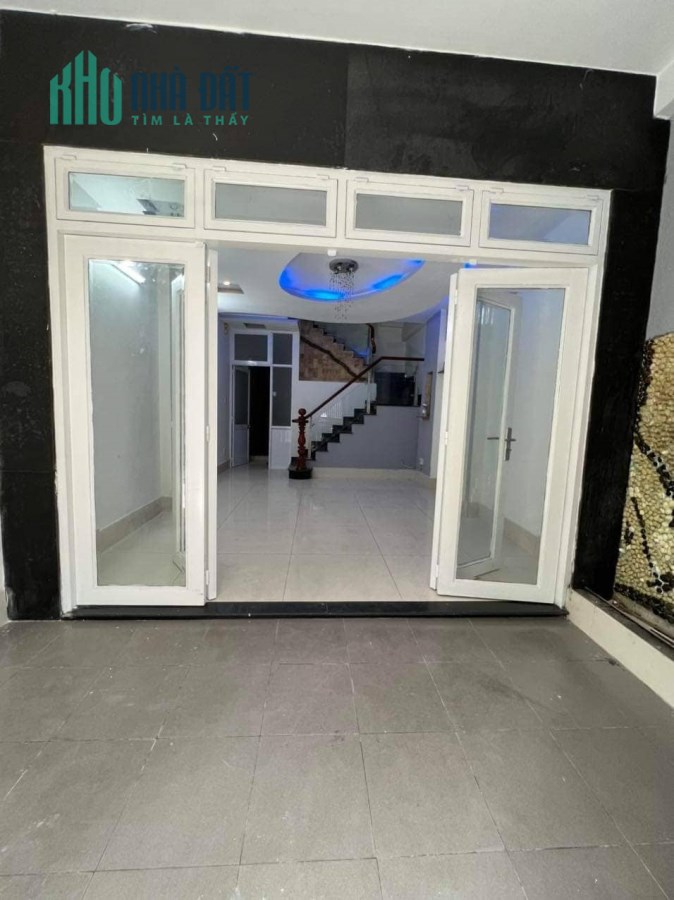 Chỉ còn nhỉnh 11 tỷ. 65m2. 4 tầng. Hẻm 5m. Sát mặt tiền CMT8. Q10
