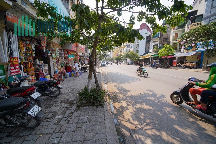 bán nhà mặt phố Thanh Nhàn, HBT, DT: 84m, MT4m . giá 3,2 Tỷ