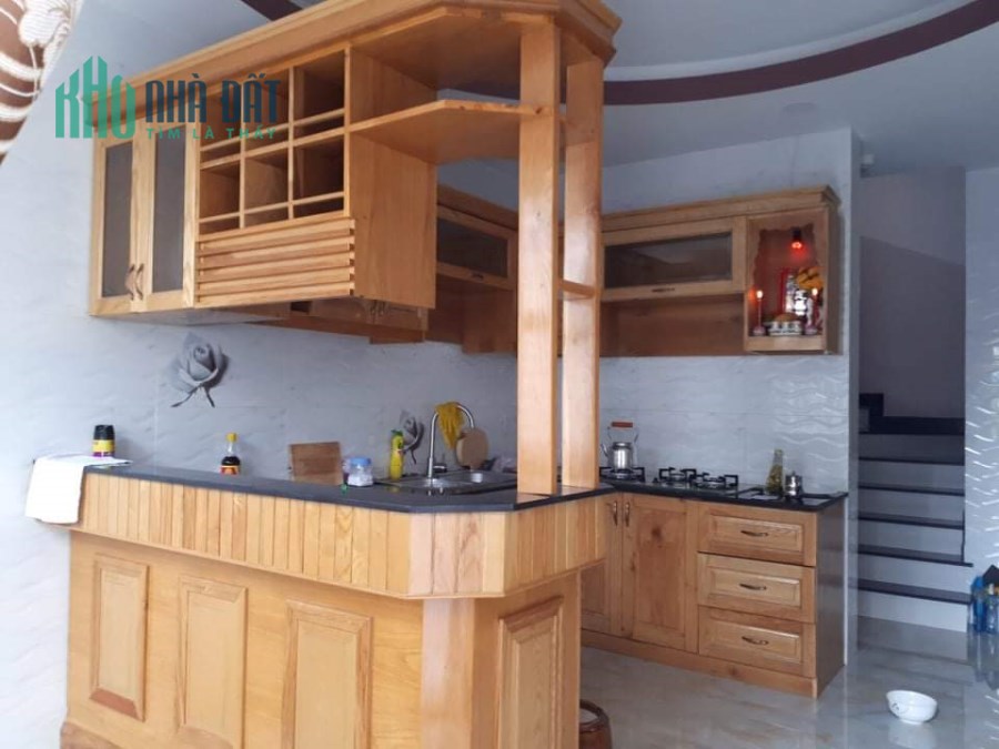 Nhà 5 tầng BTCT. 40m2. Đẹp y hình. Ngay CMT8. Q10. Chỉ 5 tỷ TL.