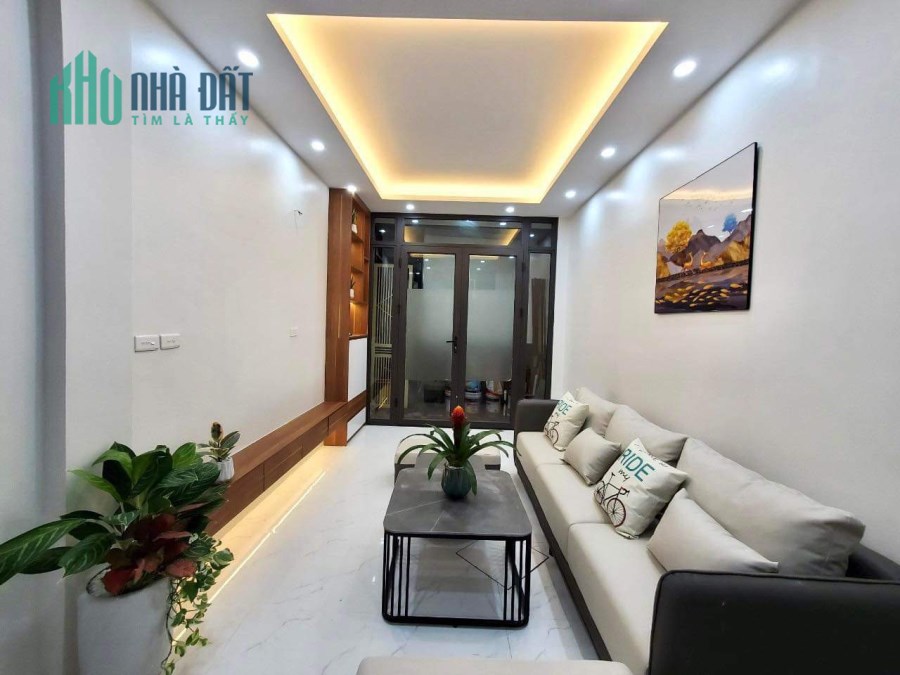 Nhà đẹp ở luôn Ô tô đỗ cổng. Đã Sỹ Hà Đông. 35mx4T. MT3.7m. Giá 2,85 tỷ.