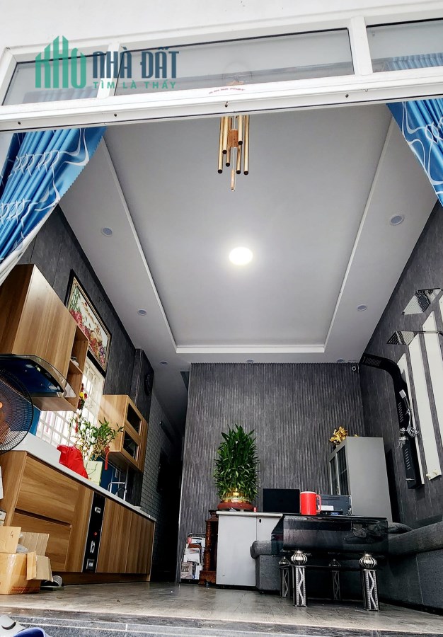 .Nhà Mặt Tiền Hoà Minh gần Bến Xe, Đỗ Nhuận, 90m2, 3 tầng đẹp, có Hồ Bơi