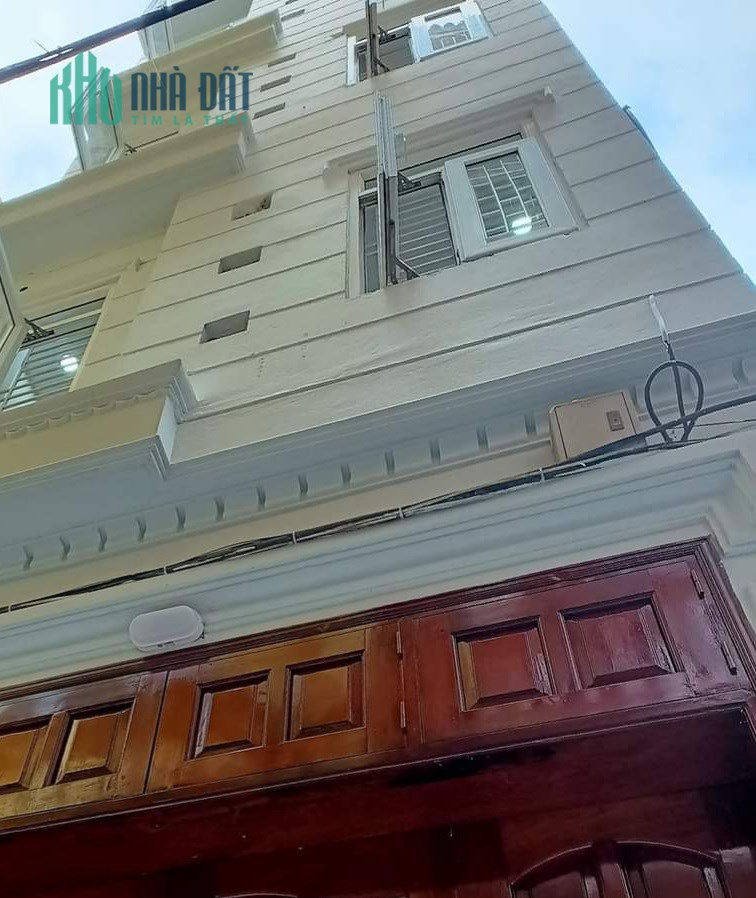 Bán nhà để ở phố Giáp Bát, Hoàng Mai, 5 tầng 3,68 tỷ gần phố, sổ nở hậu, SH quay đầu
