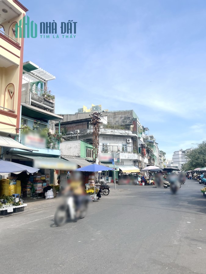 Nhà 4 tầng mặt tiền ngay bến xe Chợ Lớn đường Trang Tử P14Q5