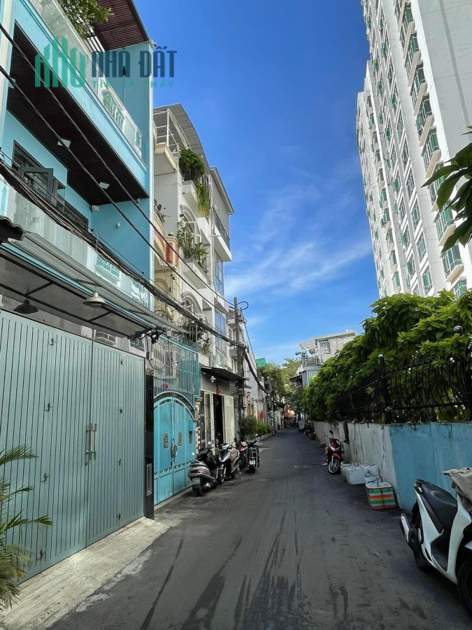Chủ cần sang nhượng lại  nhà đẹp,vị trí hxh,3 tầng,trần xuân soạn phường tân hưng q7