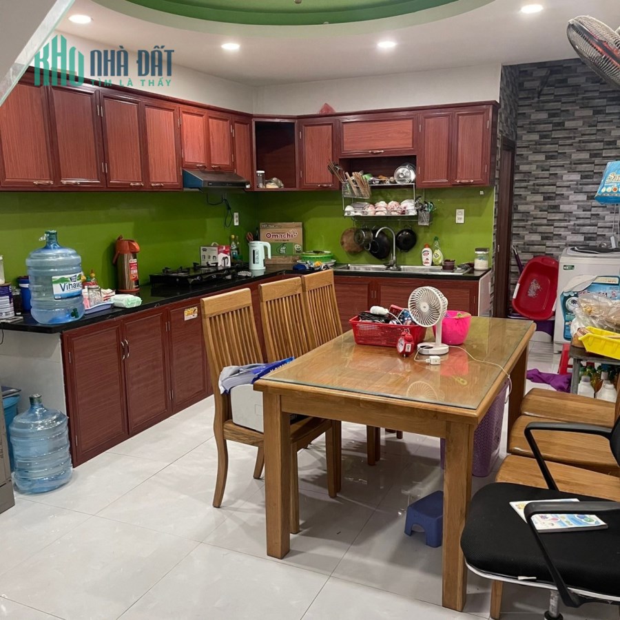 Bán Gấp Nhà MT Kinh Doanh Tân Phú, 70m2, 4T, Giòng Tiền 30Tr/Tháng. Nhỉnh 6 Tỷ
