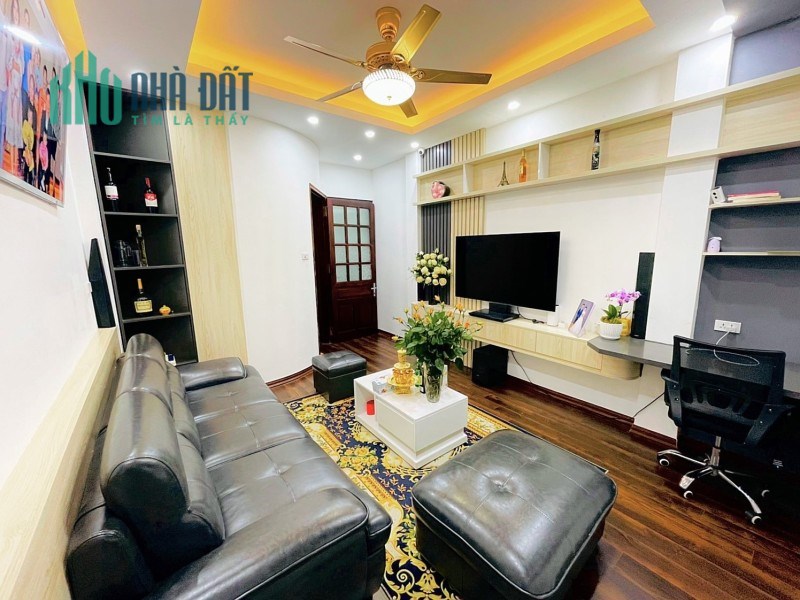Bán nhà ở luôn ngõ 1 khu phân lô phố Trần Quang Diệu, DTXD32m2x5T, MT3.8m.