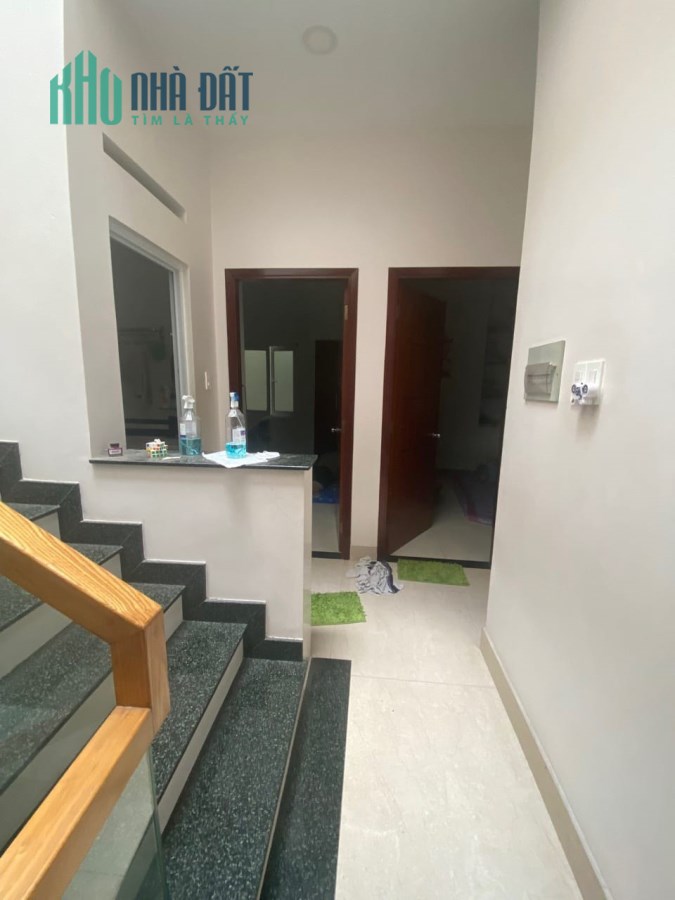 Nhà nở hậu đẹp đón tết, xe hơi đỗ cửa, đối diện gigamall giá chỉ 5 tỷ8