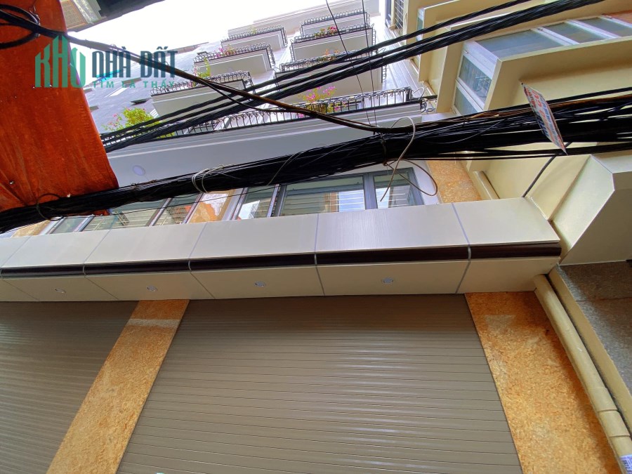 Hoa hậu ngõ 132 Nguyễn Xiễn 63m2 nhà đẹp thang máy gara phân lô vỉa hè kinh doanh
