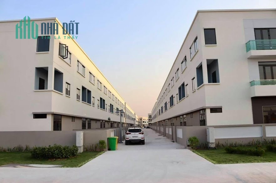 Chủ nhà cần xoay vốn kinh doanh bán căn Shophouse120m2 đã có nhà, có sổ đầy đủ