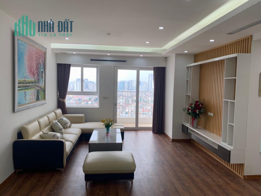 Bán căn hộ mặt đường Dương Đình Nghệ: 90m2,2 ngủ,2 vs.LH: 0949035102