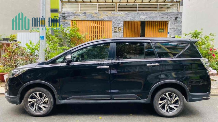 Cần bán xe oto INNOVA  2021 VENTURER  ở  Phường Trường Thạnh -  (Quận 9 cũ ) Thành Phố Thủ Đức  -