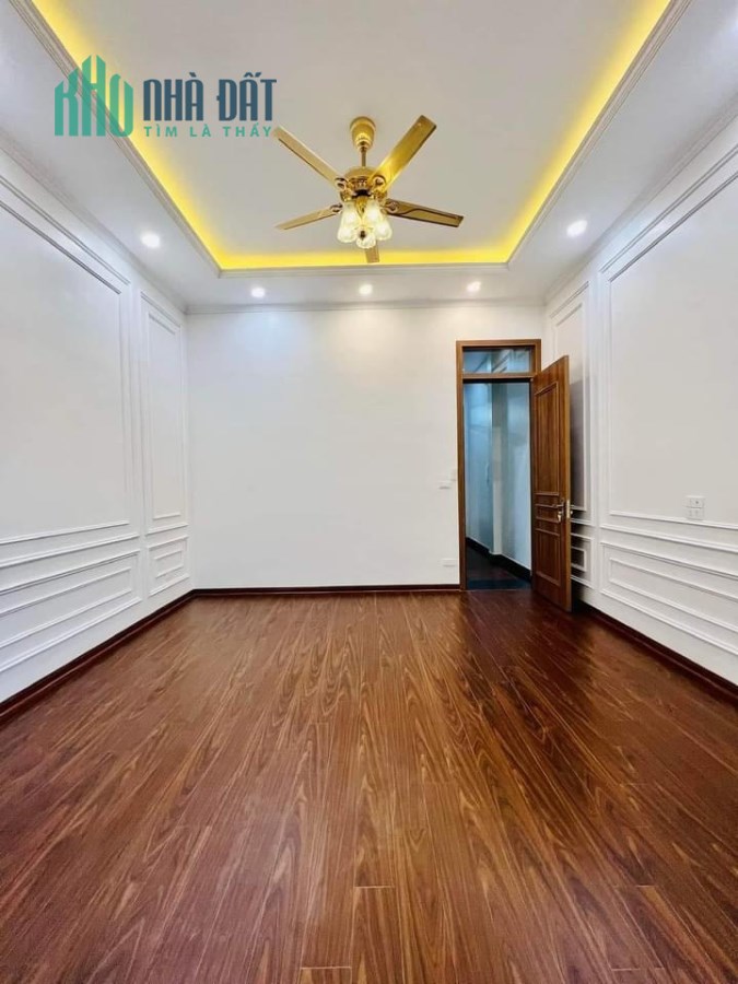 BÁN NHÀ MẶT PHỐ NGHĨA TÂN SIÊU HÓT THÔNG SỐ ĐẸP KINH DOANH KHỦNG VỈA HÈ ĐÁ BÓNG