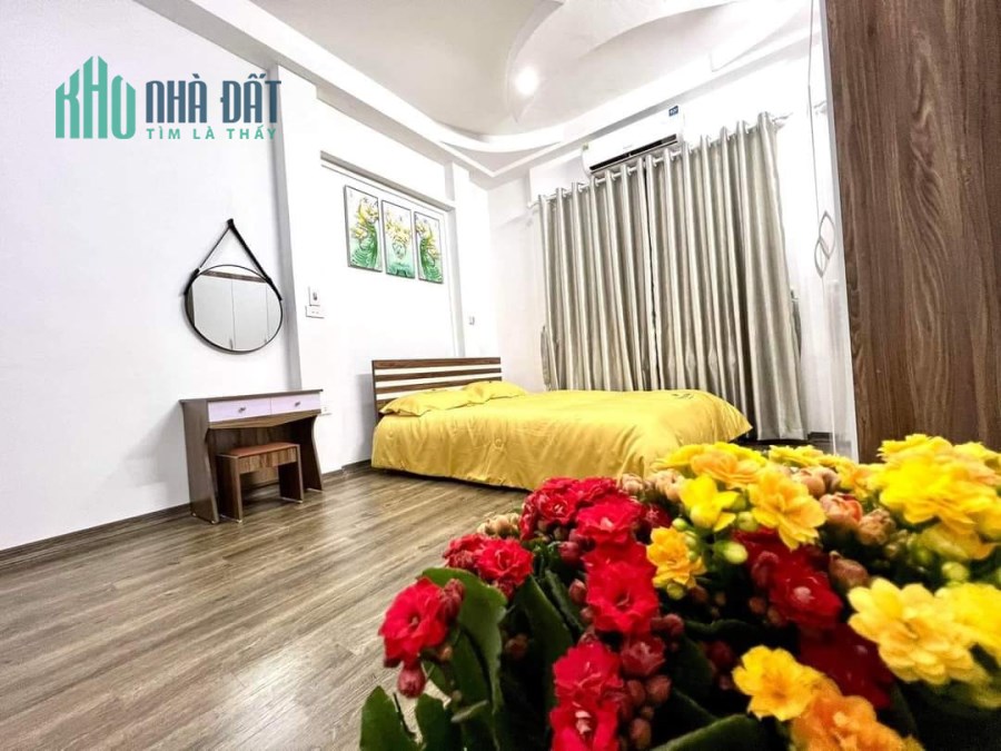 Bán  tòa chung cư mi ni Xuân Thủy, Cầu Giấy 50m,5T, 9 phòng , thu đều 50 triệu 1 tháng, giá 7 tỷ 35.
