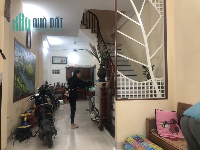 Bán Gấp nhà Ngõ 210 Lê Trọng Tấn, SÁT PHỐ, ở luôn, Nội thất VIP, 33m2*5T giá 3.1tỷ.