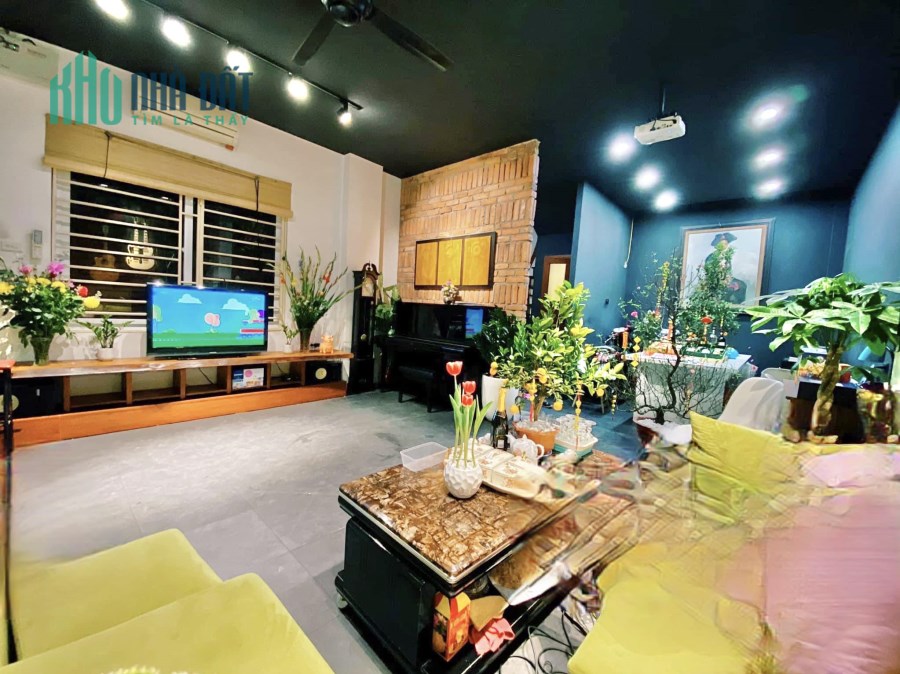 Bán nhà Trương Định, 34m2 ,Ngõ 3 gác tránh SH ,Giá chỉ  3tỷ3