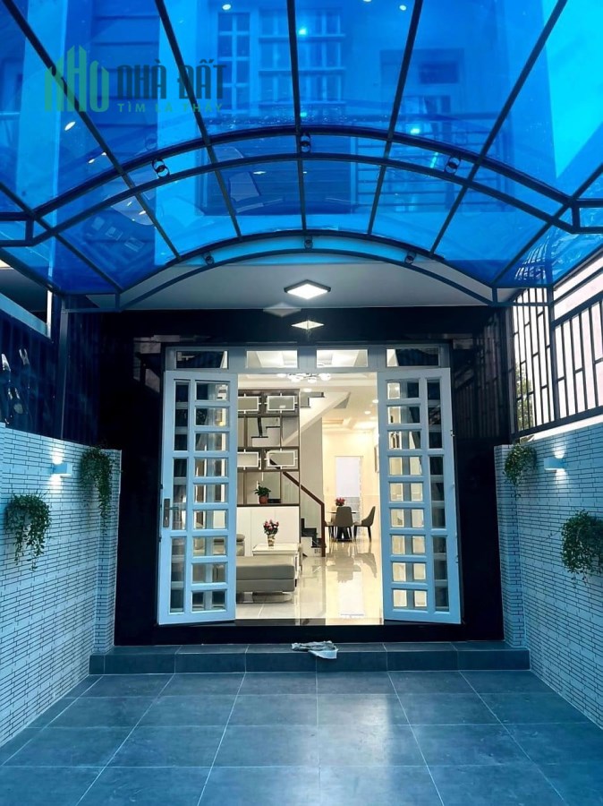 Nhà đẹp vào ở ngay, trung tâm thị trấn nhà bè, 3 tầng, 4 pn, xe hơi vào, chỉ hơn 6 tỷ