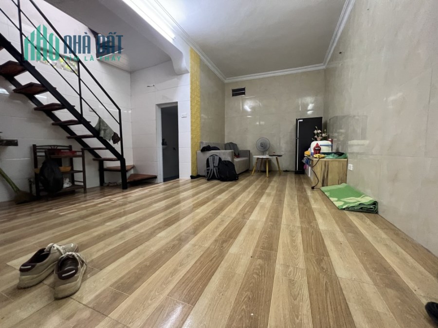 Bán nhà phố Minh Khai, Hai Bá Trưng 30M x 3T, MT 3M Chỉ 2 tỷ