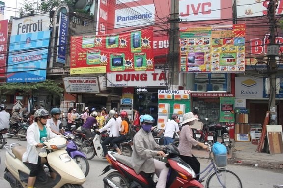 MẶT PHỐ THANH NHÀN-KINH DOANH ĐỈNH-VỈA HÈ RỘNG