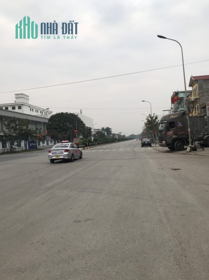 Bán nhà đẹp lung linh trên đường Lê Hữu Tựu, Nguyên Khê, Đông Anh, kinh doanh siêu đỉnh, nhỉnh 8 tỷ