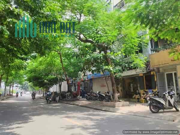 Bán nhà mặt phố Ngã Tư Sở- Thanh Xuân, 140m2, MT rộng, vỉa hè, 3oto tránh, giá chỉ 33.5 tỷ