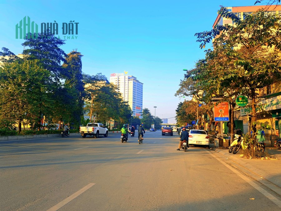 82 TỶ MẶT PHỐ VĂN CAO TT BA ĐÌNH 240M MẶT TIỀN 7M KD ĐỈNH