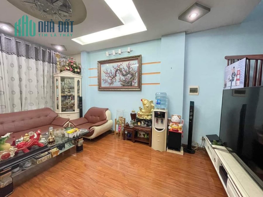Bán nhà  phân lô,  Phú Diễn, BTL, ô tô vào nhà,   có vỉa hè, 40 m, 4 T,  giá 6 tỷ 3, KD, VP.