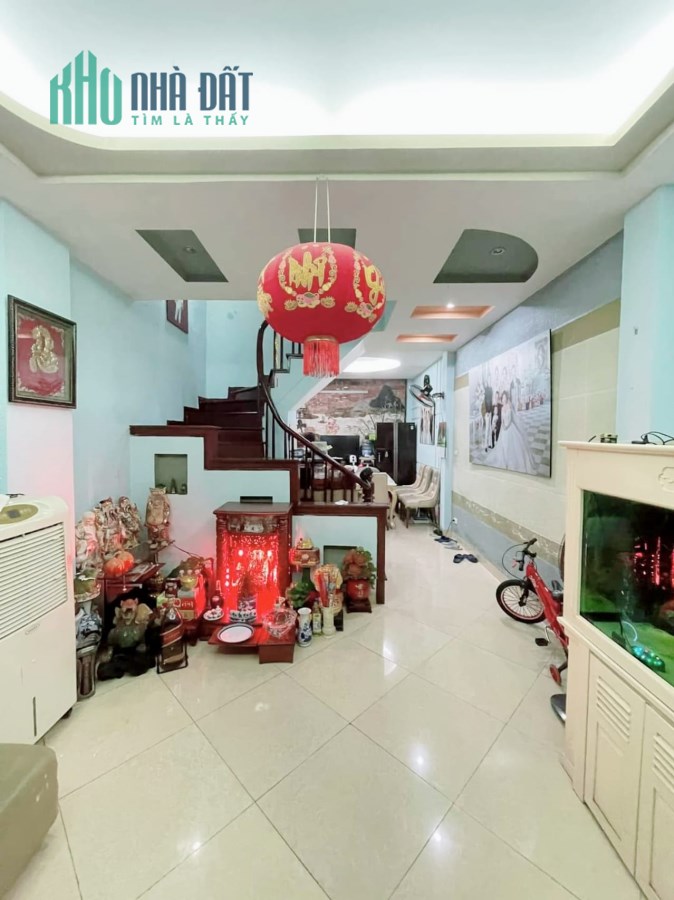 Bán nhà Láng Hạ, Đống Đa, nhà đẹp, gần bãi gửi xe ô tô, 48 m,  giá 6 tỷ.