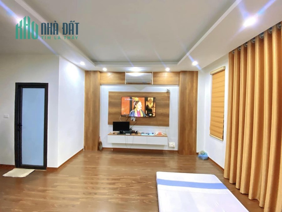 Bán nhà  ngõ 12 Đào Tấn, Ba Đình, nhà đẹp lung linh ,  33m, 5 tầng, giá 4 tỷ năm trăm triệu.