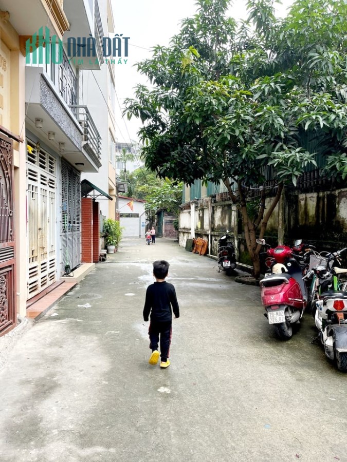BÁN NHÀ VĂN LA - HÀ ĐÔNG 45M. 3 TẦNG. MT 4.6M GIÁ 4.6 TỶ. NHÀ 3 THOÁNG, ĐƯỜNG TRƯỚC NHÀ 3 OTO