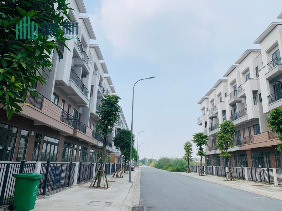 shophouse 120m2 nhà 3 tầng, hoàn thiện đẹp mặt ngoài.