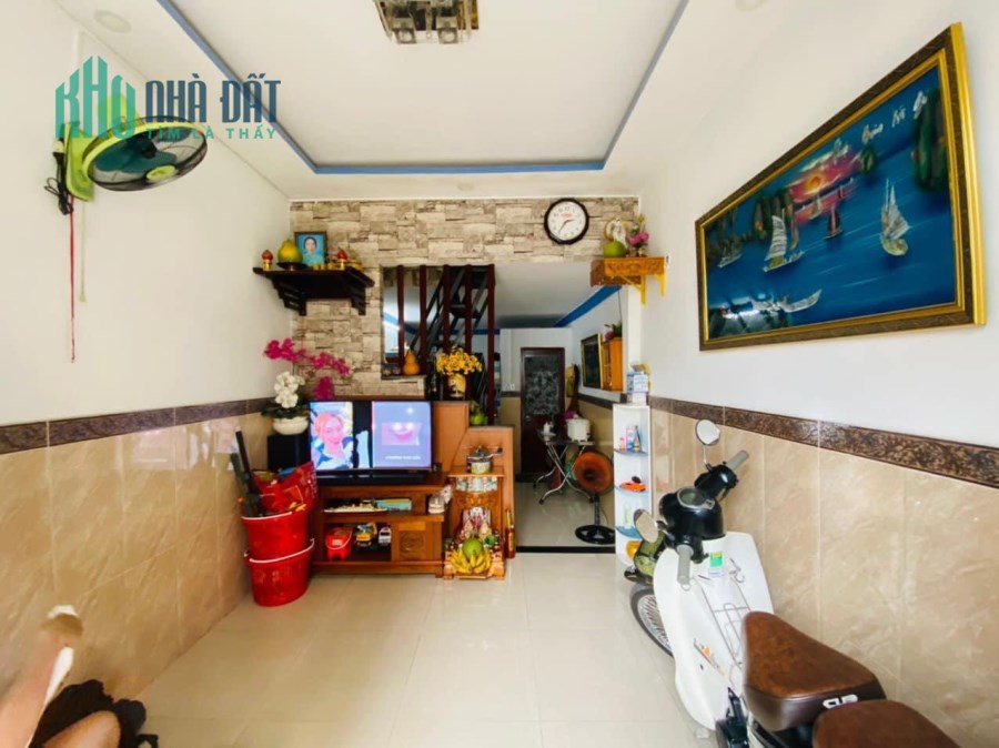 BÁN GẤP NHÀ HUỲNH TẤN PHÁT NHÀ BÈ. DT 25M2. NHỈNH 2 TỶ. SHR-BTCT