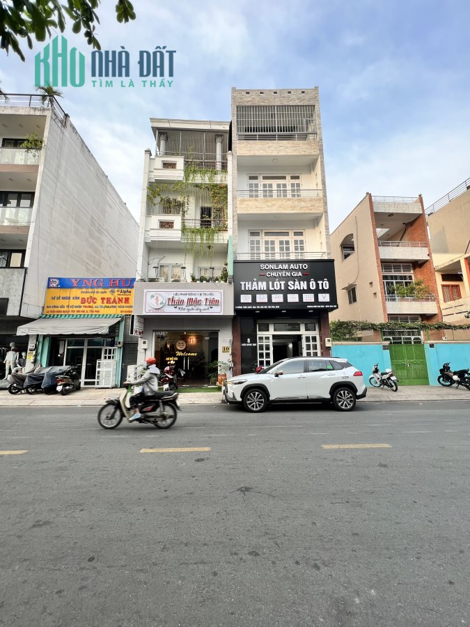 Bán nhà MTKD Trần Hưng Đạo, DT 4.5x18m, 2 lầu st, Gía 15.5 tỷ TL