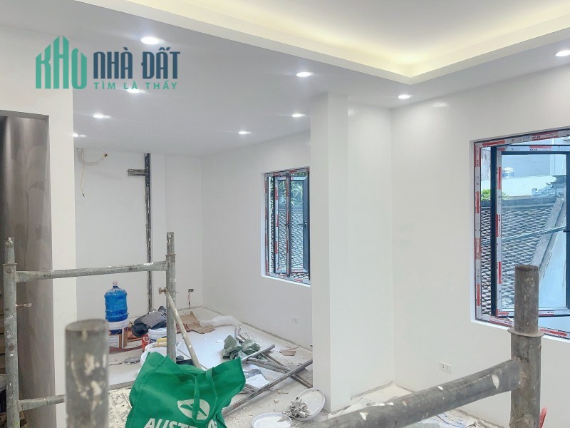 Bán nhà Trần Khát Chân Hai Bà Trưng 45m2, 5 tầng, MT 7.3m giá 6.9 Tỷ. Ô tô