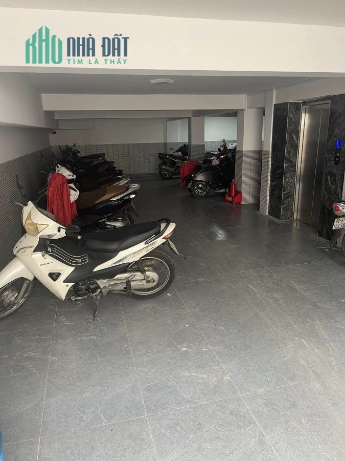 Bán gấp trong 10 ngày, nhà hẻm xe hơi tránh nhau, đường Ba Tháng Hai, gần mặt tiền
