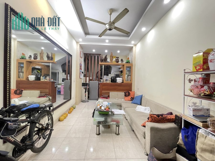 Bán nhà Lạc Long Quân, Tây Hồ,  35m, 5 tầng, ngõ ô tô,  giá  5tỷ2.