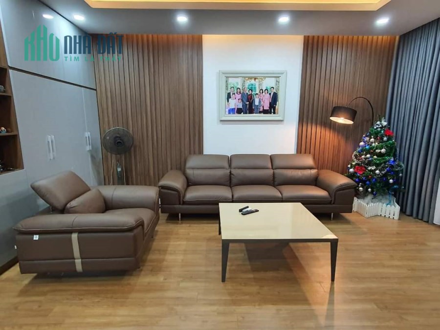 Cần bán nhà đẹp dân xây, ô tô, lô góc, kinh doanh,80m Bát Khối giá tốt hơn 8 tỷ.