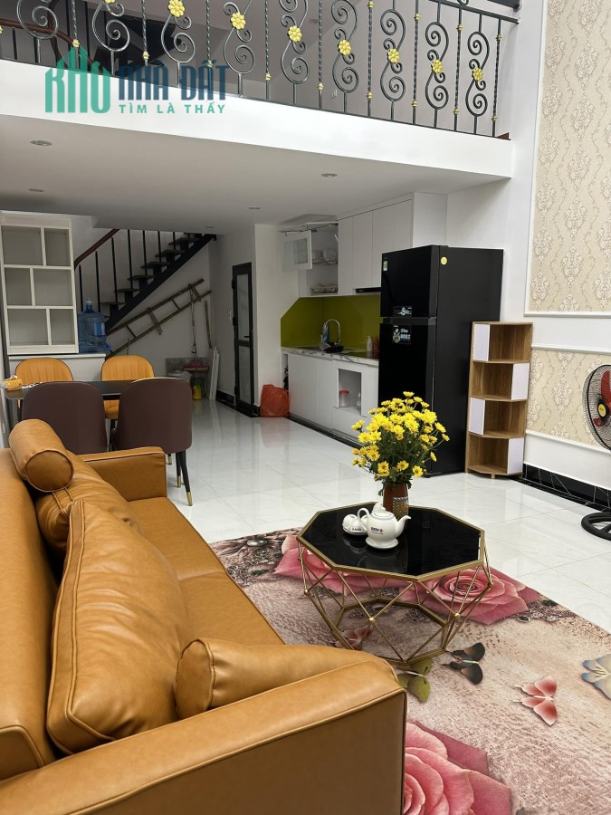 TRUNG TÂ M NGÃ TƯ SỞ 4 TẦNG MẶT TIỀN 4,1 GIÁ CHỈ HƠN 4 TỶ