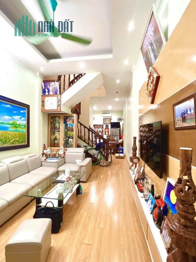 QUÁ ĐẸP, bán nhà Vũ Tông Phan, Ô tô, nội thất VIP, Ở LUÔN, 45m2*5T giá 4.8tỷ.