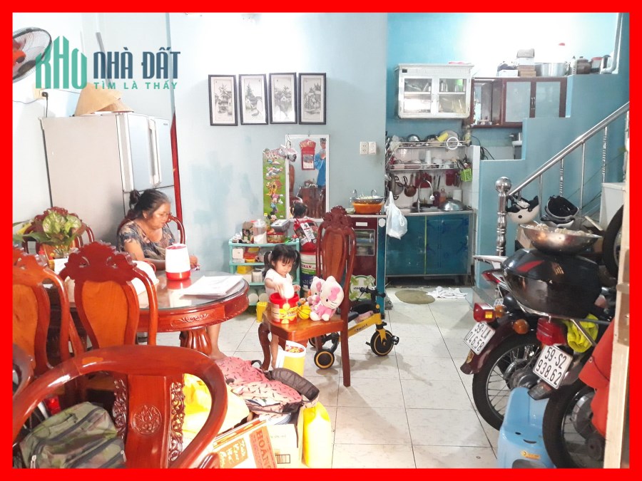 BÁN GẤP NHÀ 40m2, 3 tầng, NGUYỄN TRỌNG TUYỂN P8 PHÚ NHUẬN