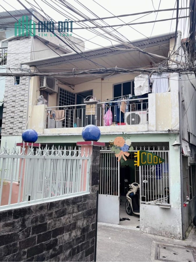 Bán nhà Bến Vân Đồn, ngang 6m, 49m2 chỉ 4 tỷ 2