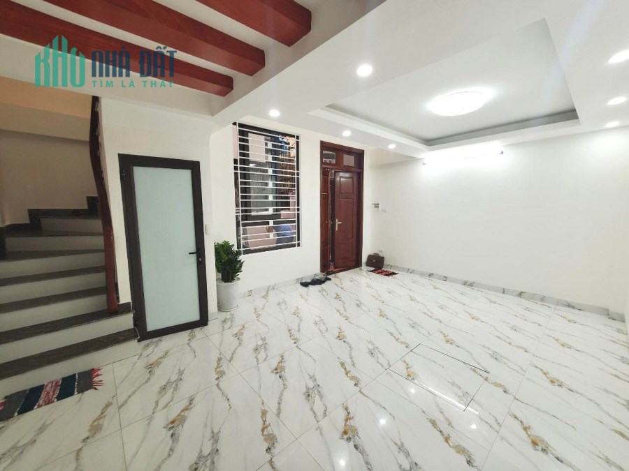 Nhà mới GIÁP BÁT quận HOÀNG MAI: 36m – 6 TẦNG – 6m mặt tiền – 5.5 tỷ gần phố gần oto.