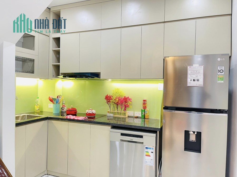 Nhà giáp bát 36m2 x5T giá chỉ 3,12  tỷ,ở luôn,hiếm
