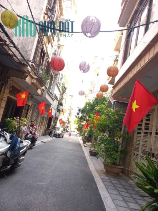 Bán nhà đường Quần Ngựa, Ba Đình, HN - ô tô tránh xây văn phòng, dân trí cao 90m2, 3 tầng - 23,5 tỷ