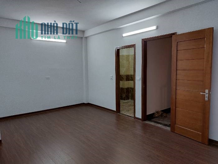 Bán nhà đẹp Tứ Liên- Tây Hồ,Ô Tô đỗ cổng  ,dt 41 x5 tầng,mt6m, giá chào 5.6tỷ.