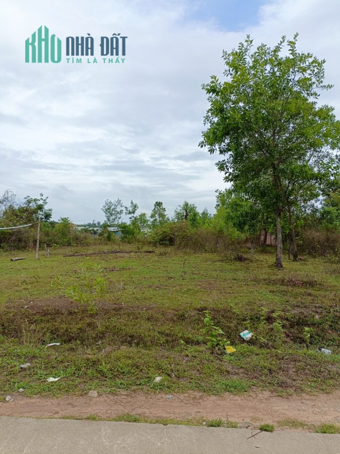 Chính chủ cần bán lô đất tại thôn 9 Đăk Cấm, Kon Tum.