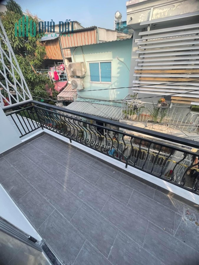BÁN NHÀ ĐẸP Ở NGAY LÔ GÓC 2MT HUỲNH TẤN PHÁT TÂN PHÚ QUẬN 7. DT 4x10. NHỈNH 3 TỶ. SHR-BTCT