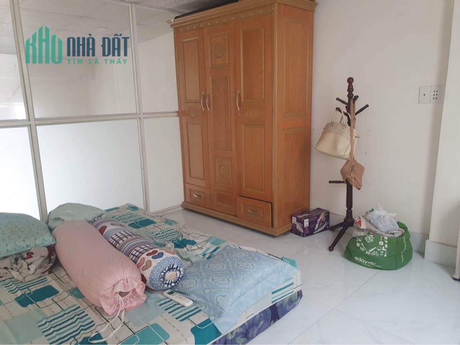 NGỘP BANK BÁN GẤP NHÀ HUỲNH TẤN PHÁT BÌNH THUẬN QUẬN 7. DT 4x10. NHỈNH 4 TỶ. SHR-HXH-FULL TIỆN ÍCH