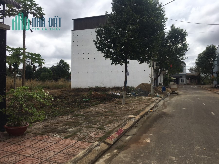 Đất mặt tiền giữa đường Nguyễn Phúc Chu và đường Nguyễn Cơ Thạch - Tp BMT
7x16m TC 100%. Giá chỉ